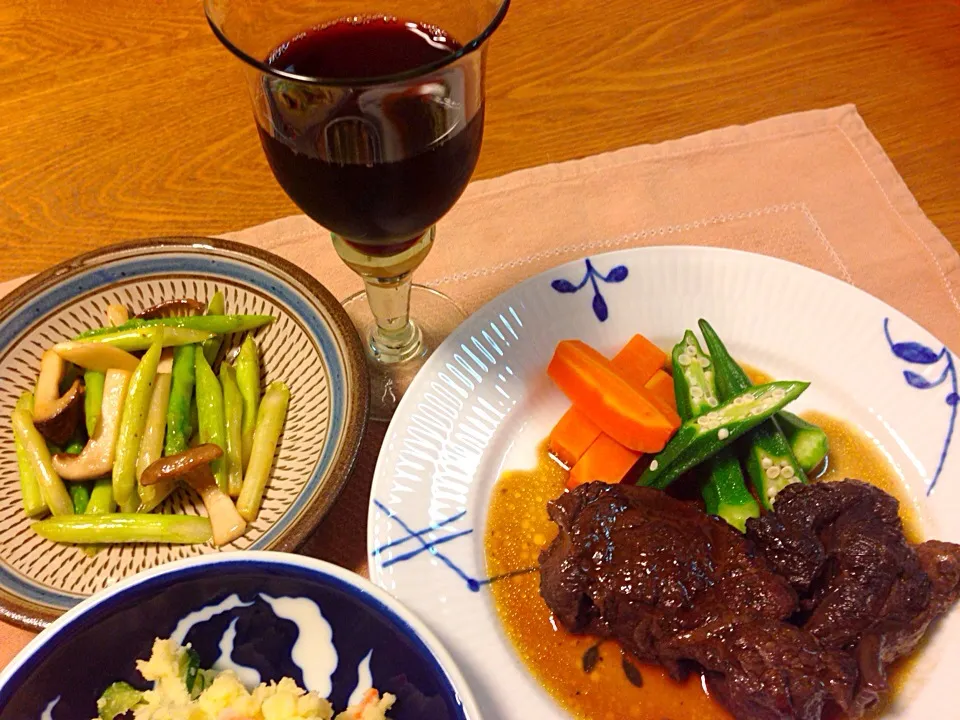 赤ワインと❗️ともに|家飲みさん