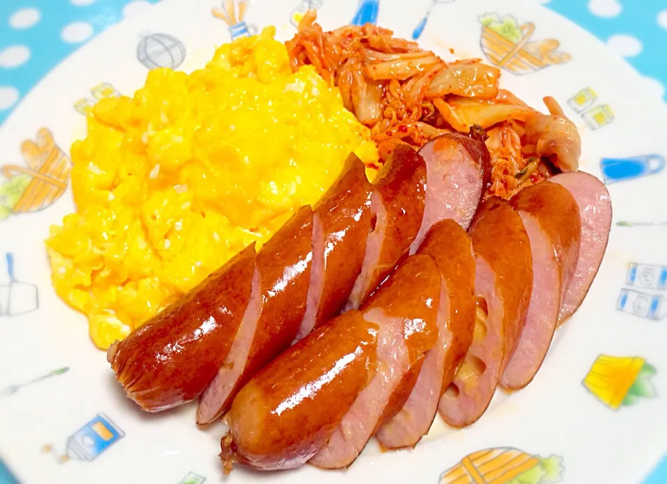 Fried cheese sausages & scramble egg with kimchi|Liezlさん