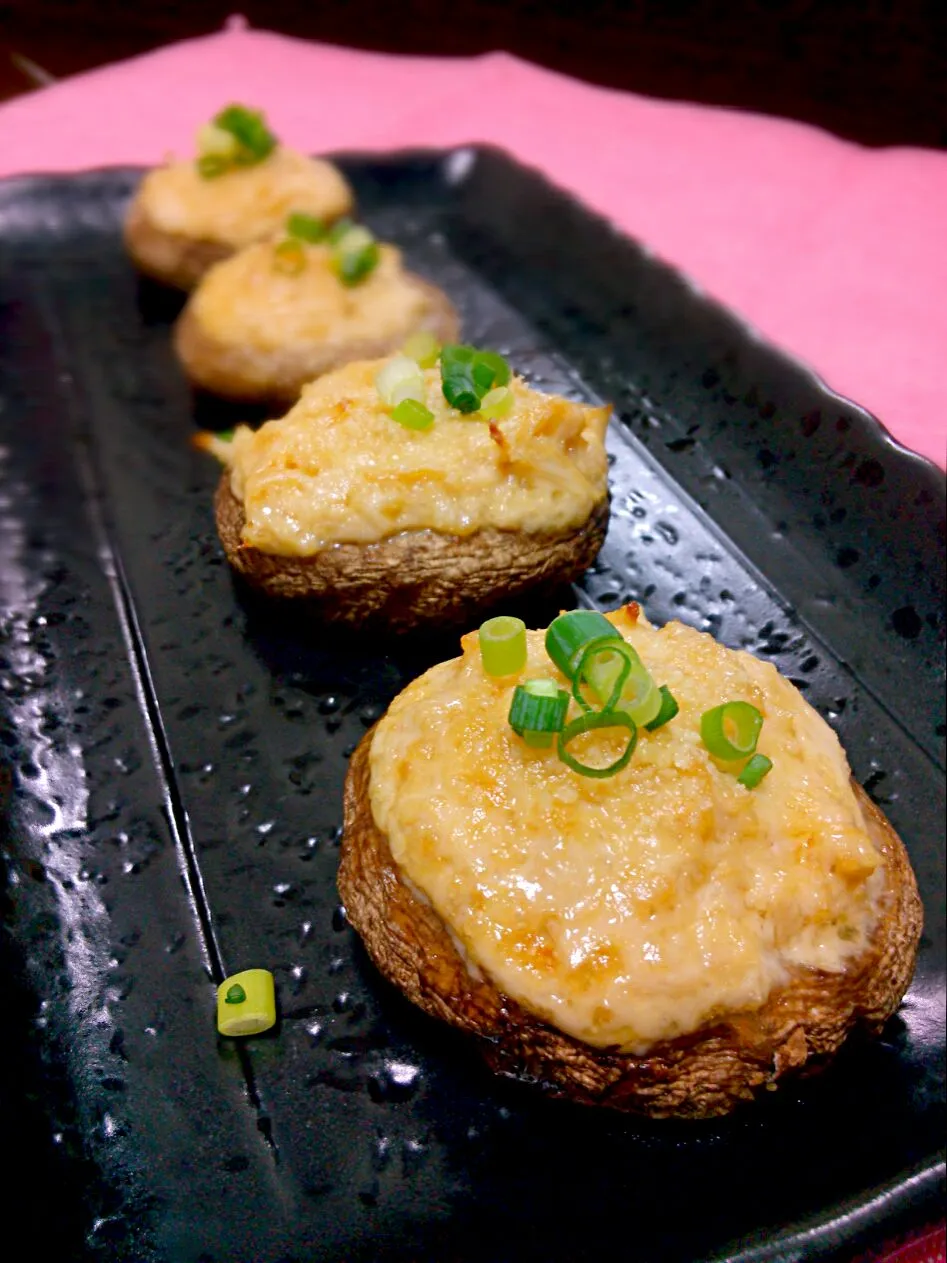 shiitake mushroom stuffed with tuma, mayonnaise & cheese!!|和田 匠生さん