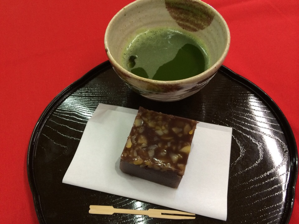 Sweet bean jelly and macha green tea - 手作り栗ようかんと抹茶