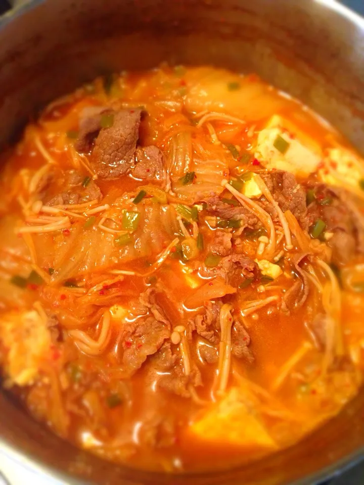 Kimchi jigae (spicy Korean soup)|Ash Maxwellさん