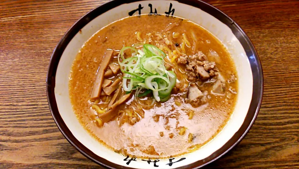 札幌遠征4軒目
すみれ 本店
味噌ラーメン 870円|しんたたさん