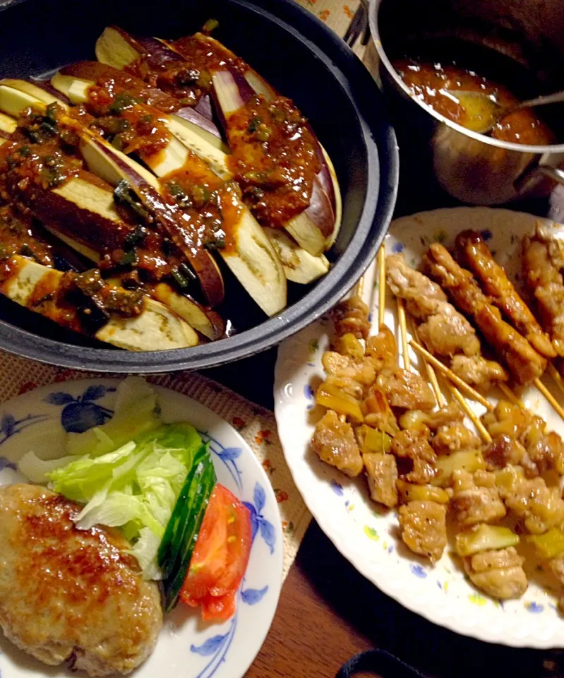 蒸し🍆のニンニク味噌と酢醤油ダレ  冷凍していた焼鳥とハンバーグ|掛谷節子さん