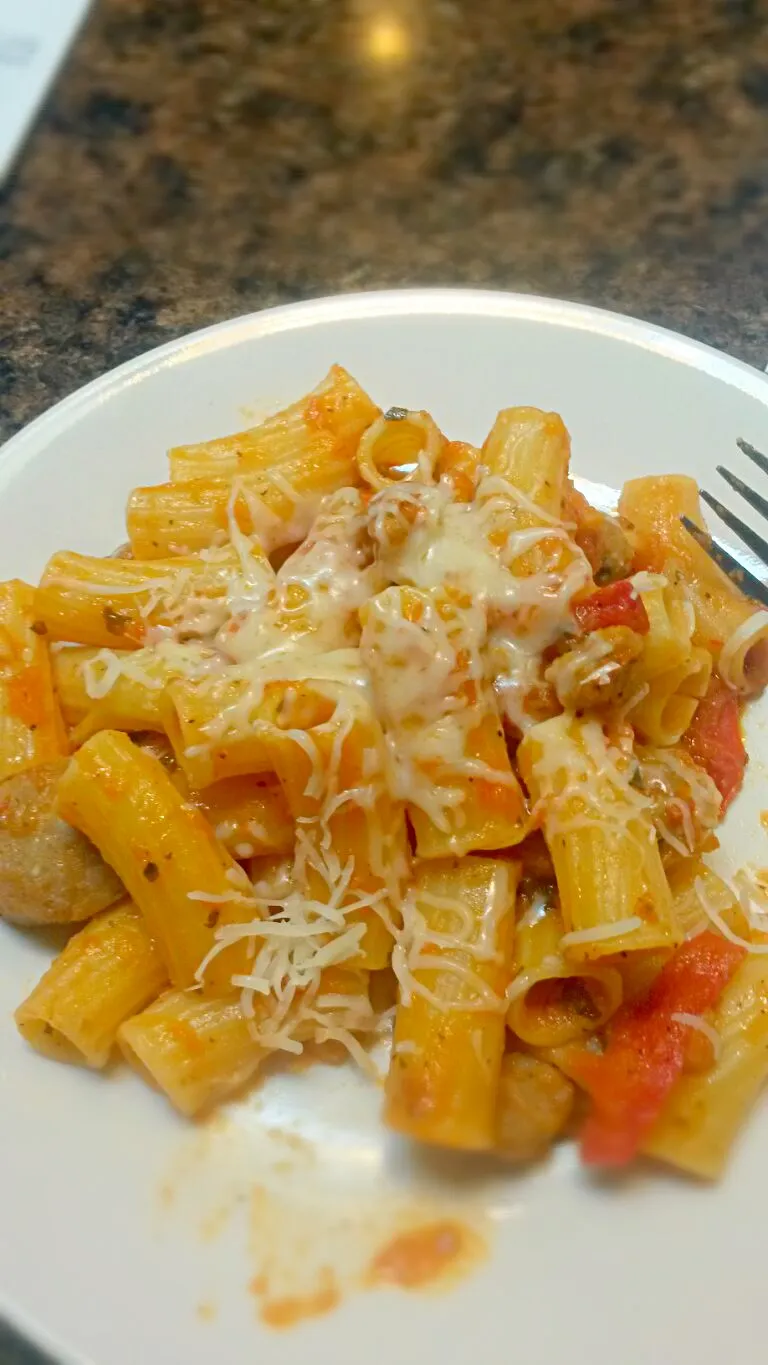 Newman's own rigatone pasta with peppers and italian sausage #Lunch #Organic|Lauren Dudekさん