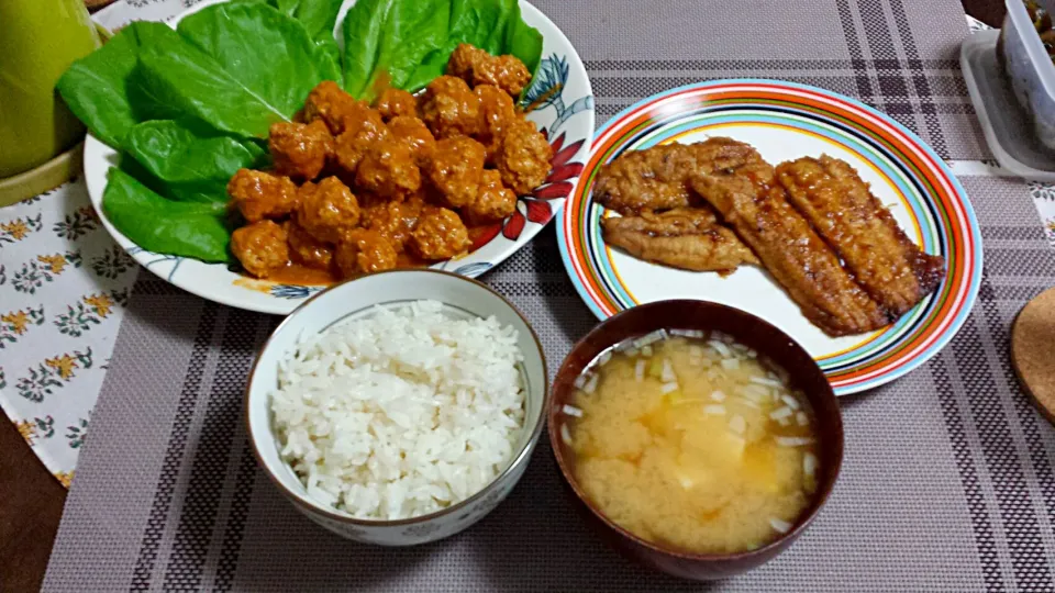 秋刀魚の蒲焼き&自家製ミートボール、豆腐のお味噌汁～♪|三宅章人  Akihito Miyakeさん