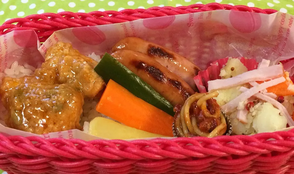 女の子弁当♪                                    さくちんさんの料理 簡単 鶏胸肉の味噌マヨ焼き🎶|志野さん