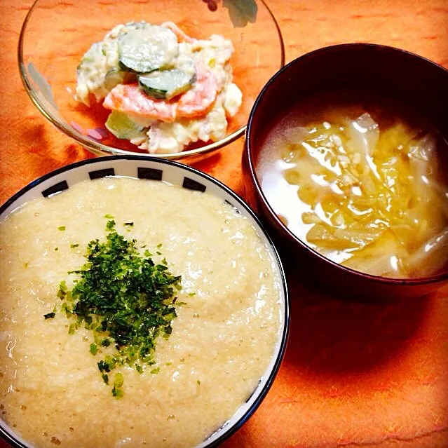 とろろごはん,味噌汁,ポテトサラダ|りーぴんさん