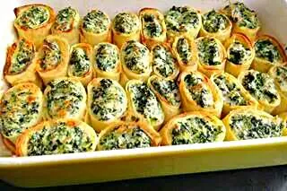 Snapdishの料理写真:spinach rolls|vee del Rosarioさん