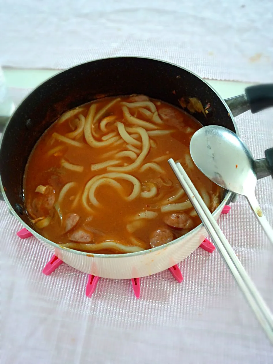 チゲ鍋の余りスープにうどんぶっこんでlunch☆9/18|ちび太さん