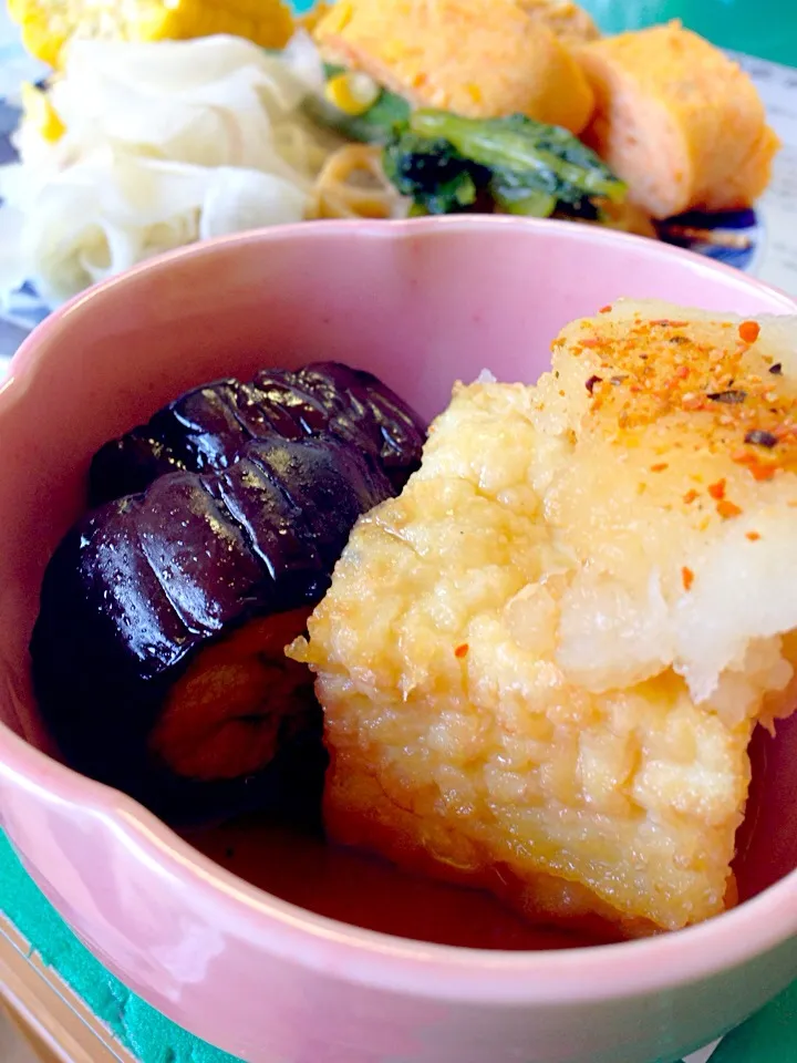 茄子とお豆腐の揚げ出し。大根とホタテとミョウガ、生姜の酢の物。人参でかさまし卵焼き。|Kumi_loveさん