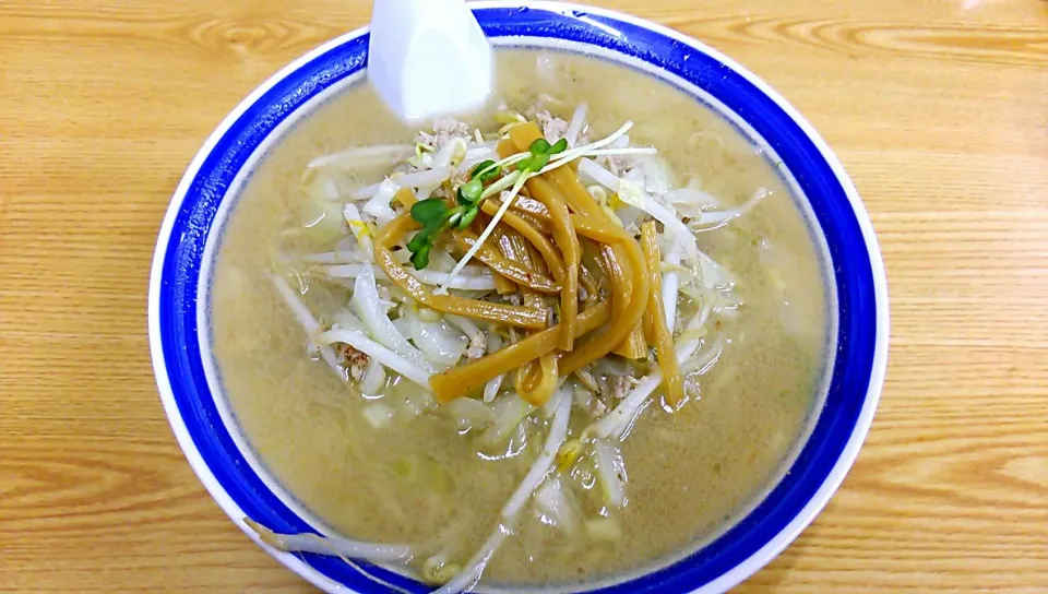 札幌遠征10軒目
味の三平
味噌ラーメン 850円|しんたたさん