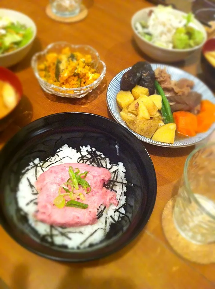 ネギトロ丼 🐟 肉じゃが 🐷|ちあきさん