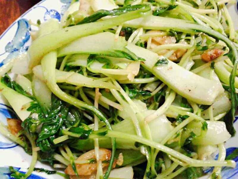 Stir fried siew pak choy and alfafa sprouts.  lol. . what a combination but taste great. #homemade #Lunchbox #deliciousmeal #fusion #foodie #Vegetarian  #Chines|Kenex Kum Chee Kuanさん