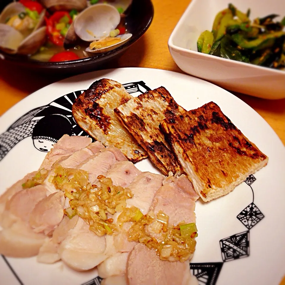 本日の晩ご飯は茹で塩豚のネギ塩だれ♡|みちさん