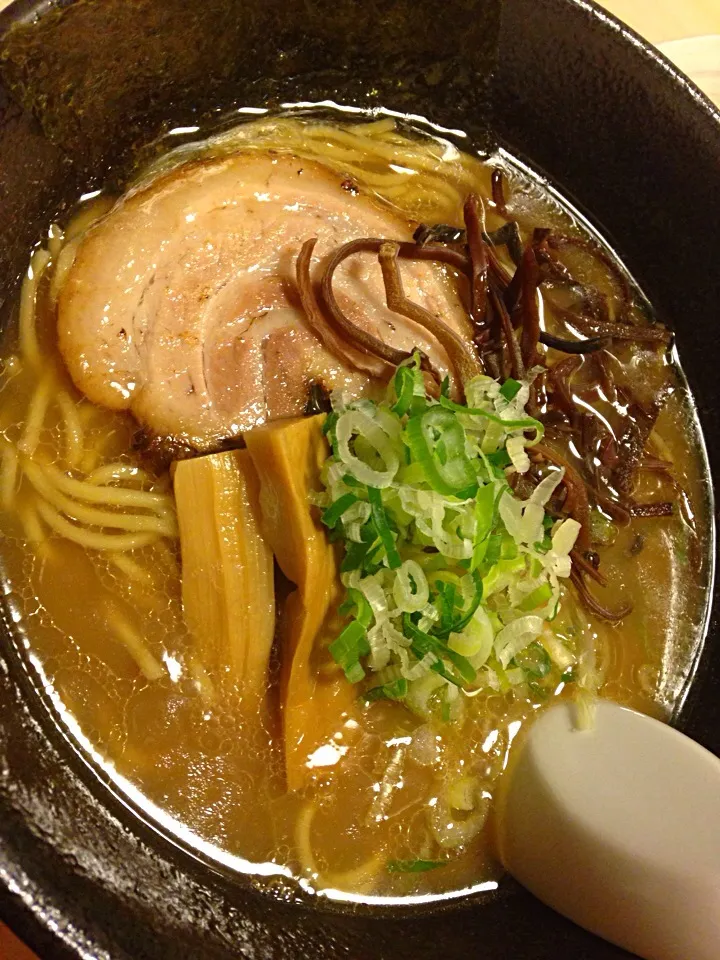 鳥醤油ラーメン @なか伸   いいお味です(*☻-☻*)|さくらんぼさん