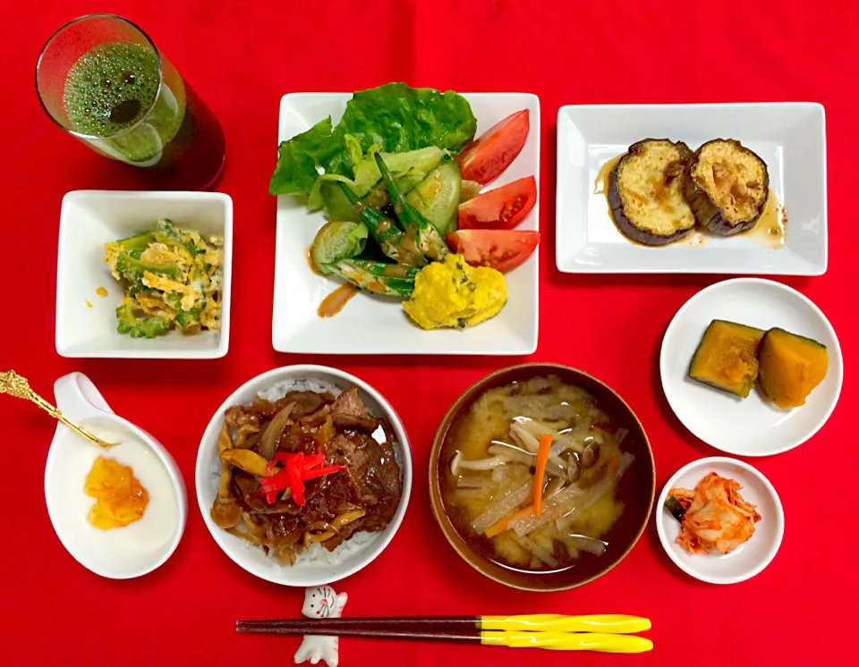 Snapdishの料理写真:朝ごはんは勝負飯^o^💕牛カルビー焼肉丼、かぼちゃサラダ、茄子甘辛焼、ゴーヤの卵とじ、かぼちゃ甘辛煮、白菜キムチ、シメジ大根人参の味噌汁、マーマレードヨーグルト、青汁^o^💕|はみちゃんさん