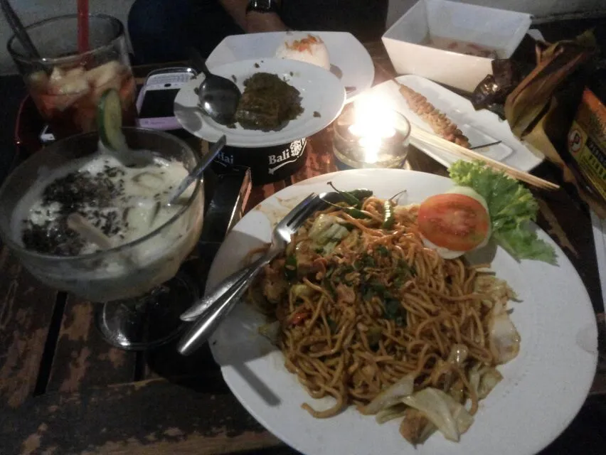 Snapdishの料理写真:Pepes Tuna, Bakmi Jawa, Es Campur, Garang Asem|Kjohärtantå McMaéさん