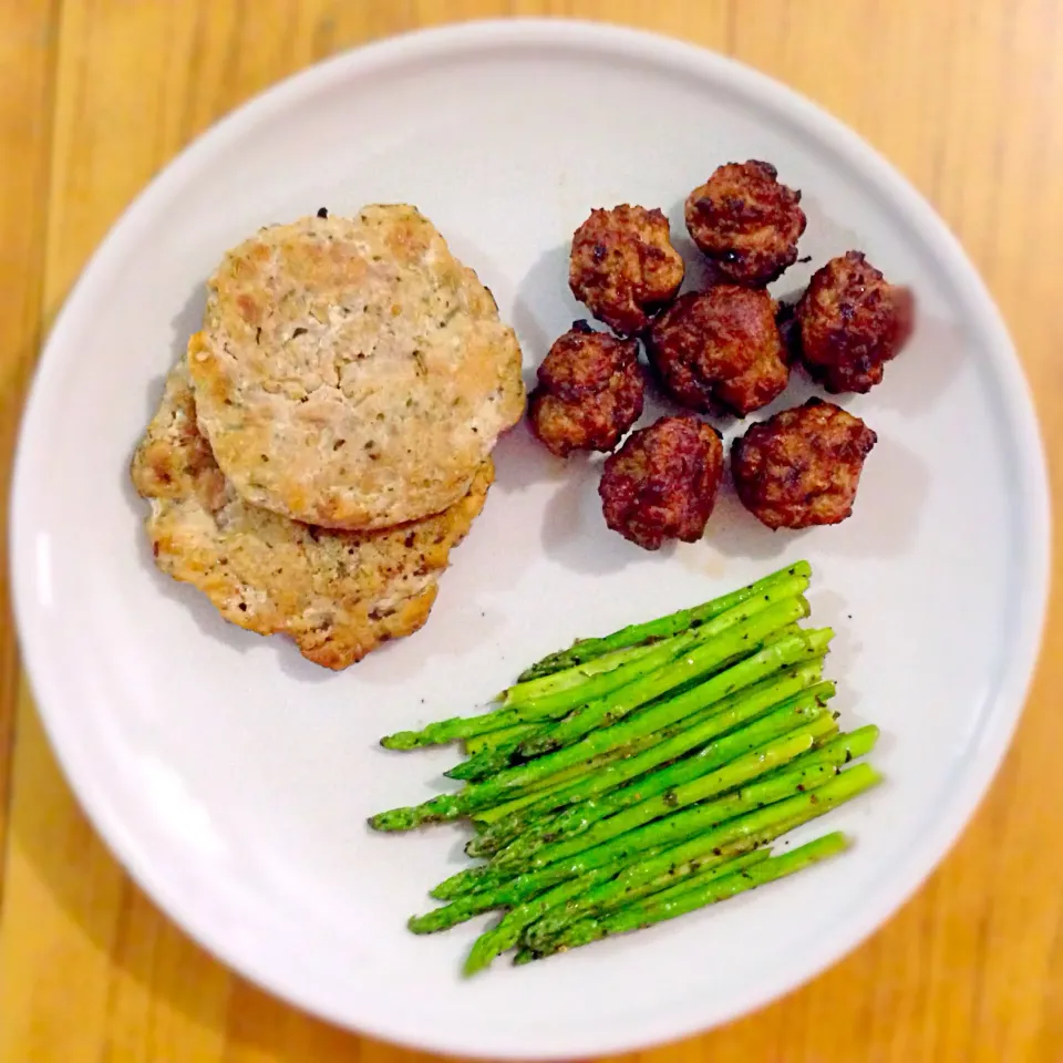 Homemade meatballs and chicken burger patties|dawn ngさん