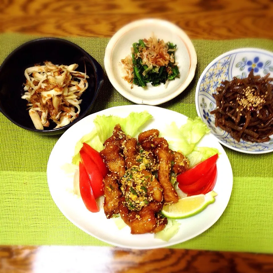 焼きエリンギとミョウガのおかか和え・春菊のお浸し・ピリ辛コンニャク・豚だけど油淋鶏|美也子さん