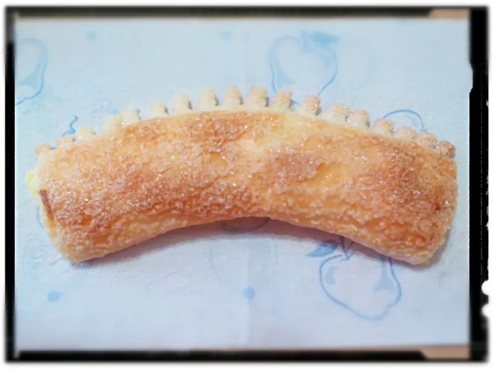 A pastry call: "Bear Claw" - buyed in a Bakery Shop|Yari Gonzálezさん