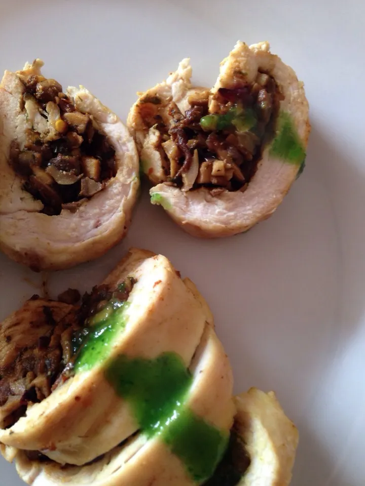 Stuffed chicken with mushroom. Sliced n ready to eat|prinaさん