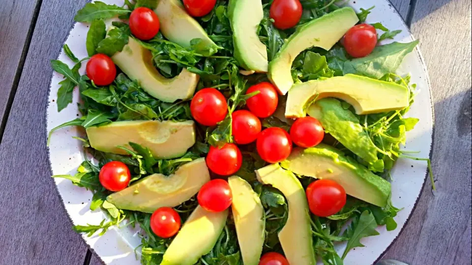 avocado salad|Hans Stavleuさん