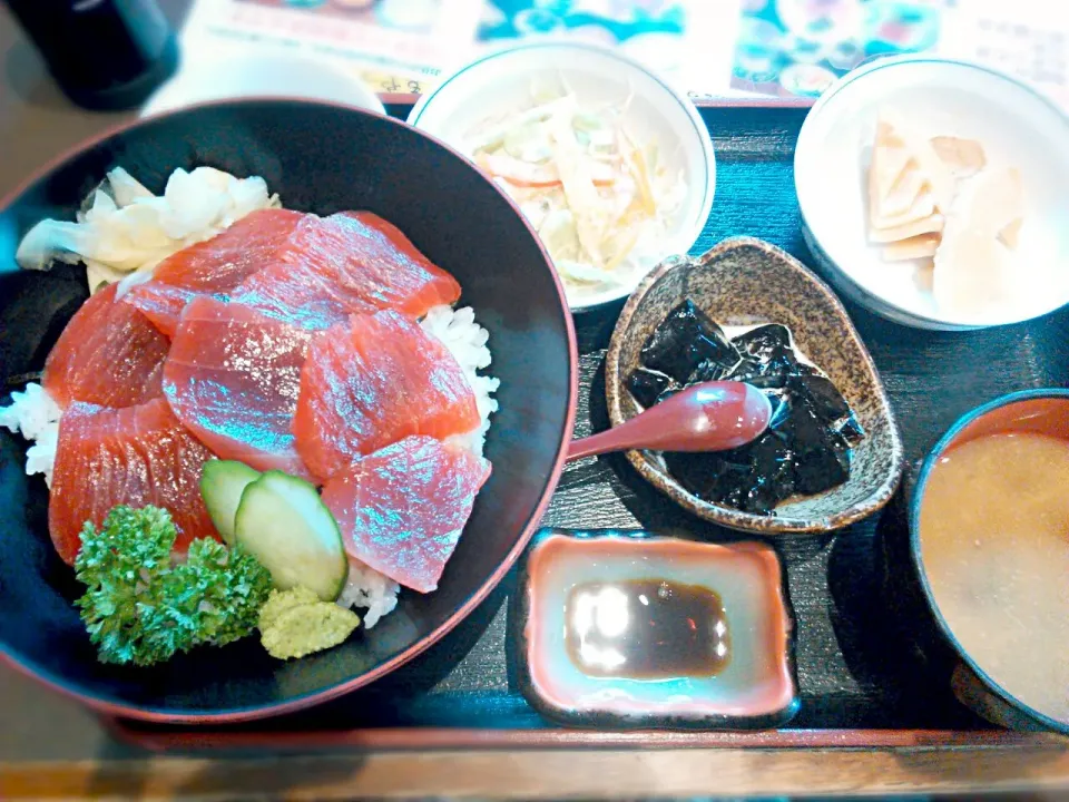 加一でマグロ丼ランチ◎|じゅんじゅんさん