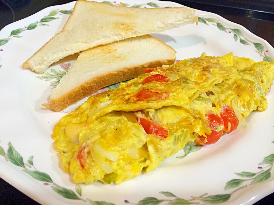 Vegetable and cheese Omelette and Toast|Lob Reaultboudさん