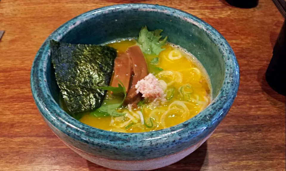 神保町ラーメン紀行。上海蟹味噌渡りがにラーメン|Tomoko Yoshidaさん