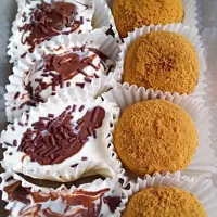 crumbled cakes and graham balls

 #nonbake|honeylett guevarraさん