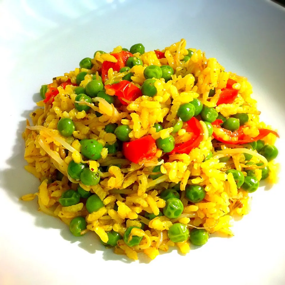 Snapdishの料理写真:Curry rice with peas|Stefan Labuschagneさん