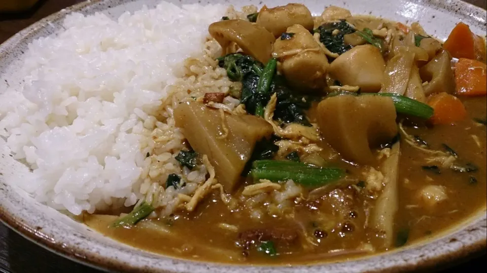 蒸し鶏と根菜の和風カレー・ほうれん草トッピング|ボンゴさん