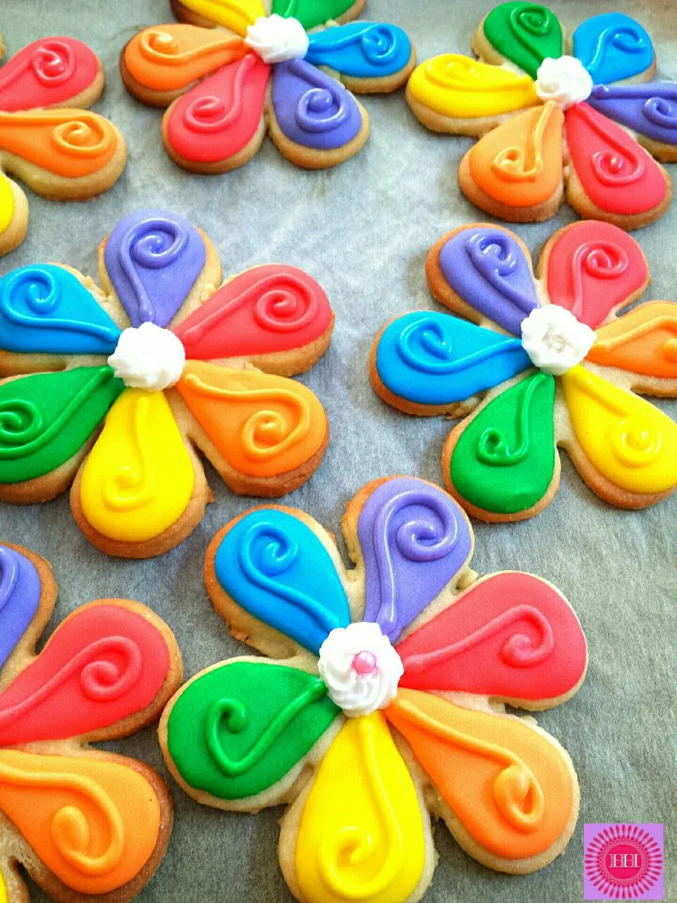 Rainbow Flower Cookies|Biscuite Queenさん