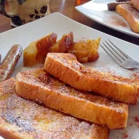 Snapdishの料理写真:フレンチトーストとソーセージ、焼き芋添え😆✨✨|sampさん