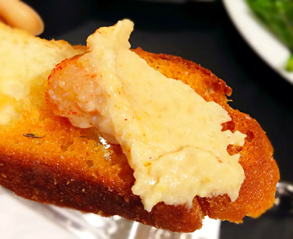 Crostini with hummus dip@Baker & Cook, Chip Bee Gardens|coxiella24さん