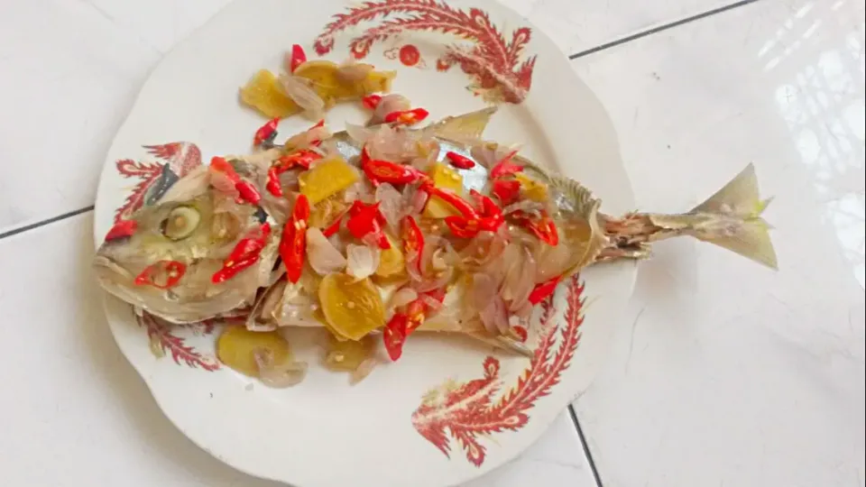 Ikan masak tim,, cabe merahnya mengggoda
 #menu #Lunch|FebyByaさん