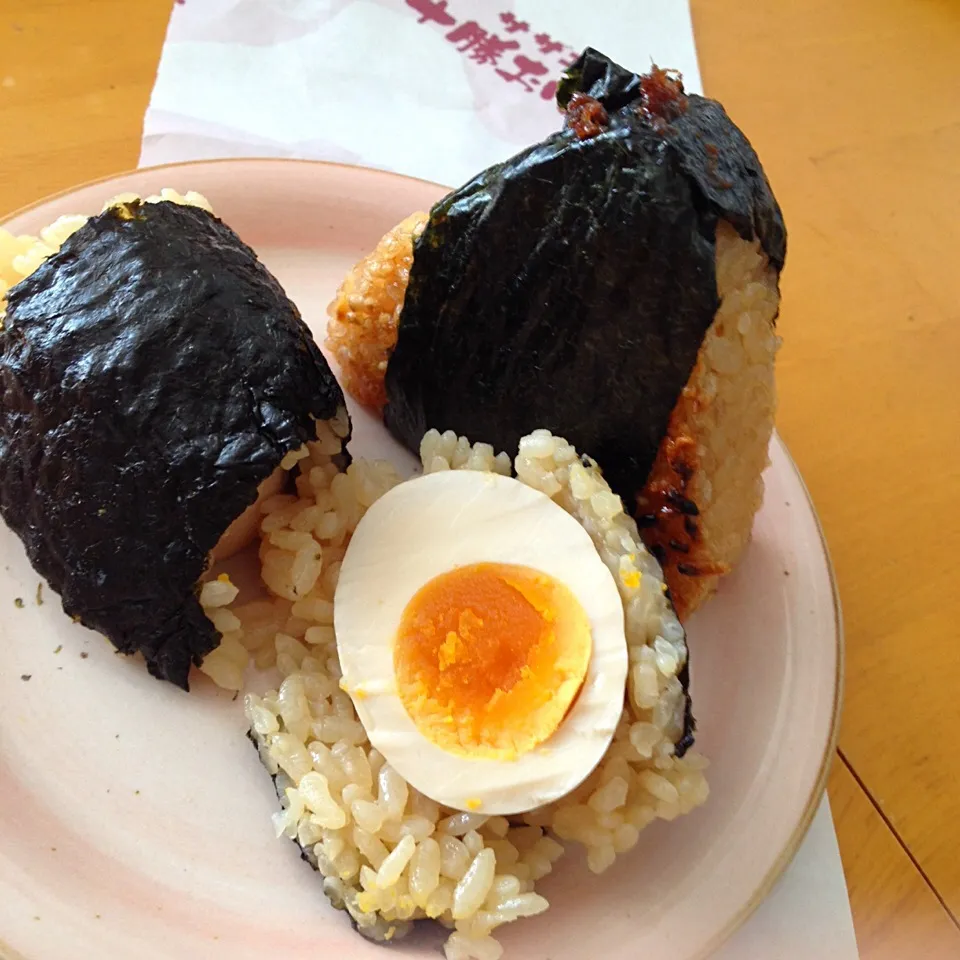 サザエ 月見おにぎり・焼おにぎりチーズおかかマヨ|カウンター嬢さん