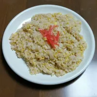 Snapdishの料理写真:ネギたまごチャーハン。
いつものように、焼肉のたれを隠し味に加えた。|masahiroさん