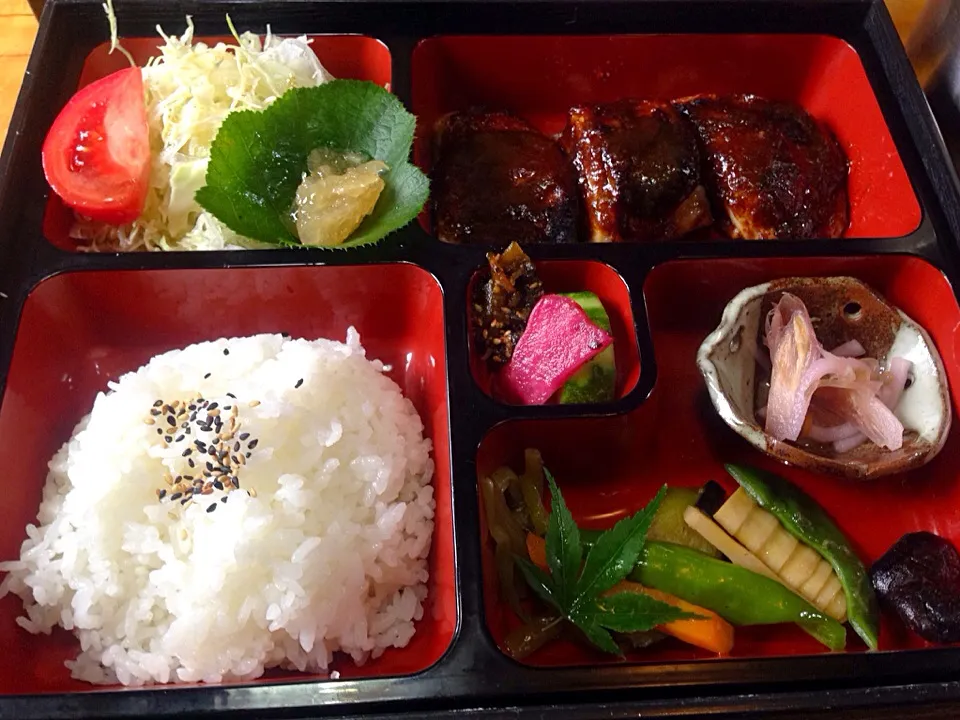 たけの湯の白地商店『蒸し鶏定食』|コージ💫さん