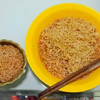 Tom Yum Instant Noodles:
Mini-sized bowl VS Normal-Sized bowl. :/|KaikoKazashiさん