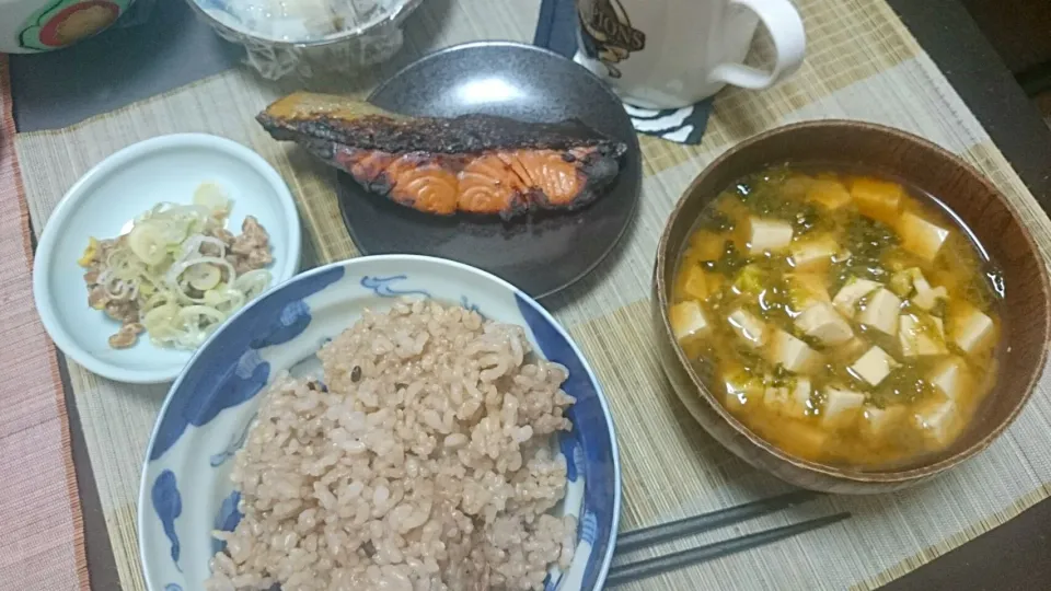 鮭の味噌漬け＆納豆＆豆腐の味噌汁|まぐろさん