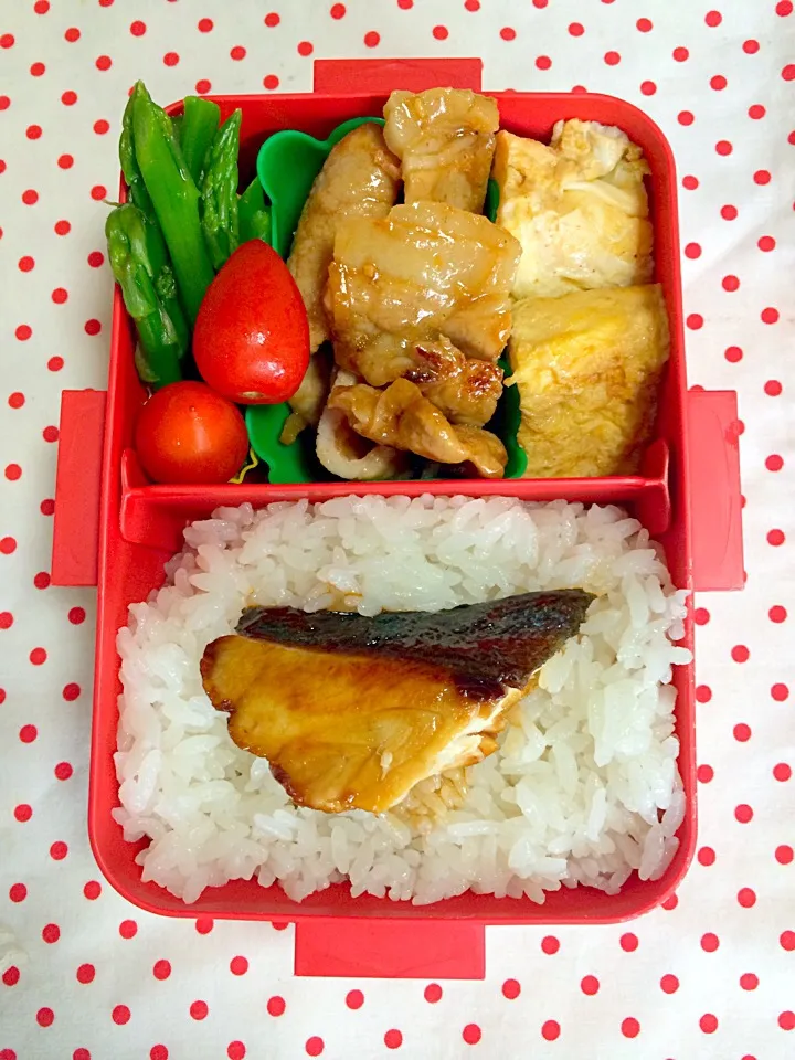 生姜焼き＆ぶり照り弁当٩(ˊᗜˋ*)و|まりぞぅさん