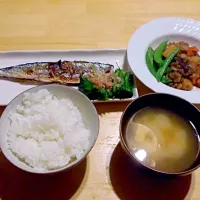 旬の岩手県産秋刀魚の塩振り焼と肉じゃが|cirthさん