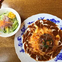 手ごねハンバーグのオムライスランチ（サラダ・ドリンク付）|龍也さん