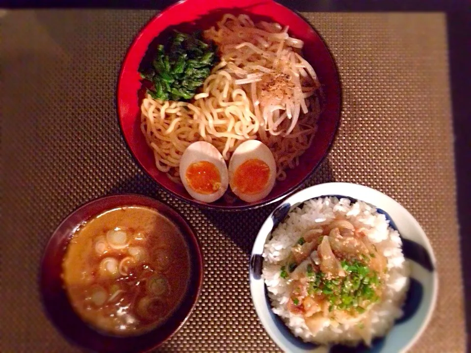 Snapdishの料理写真:豚骨つけ麺、ミニ生姜焼き丼|ayumiさん