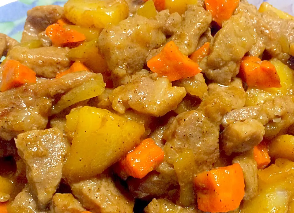 Pork, potato & carrot stir fry|Liezlさん