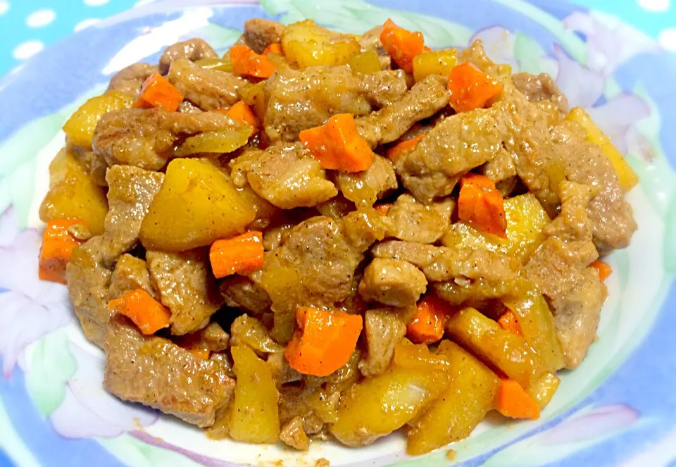 Pork, potato & carrot stir fry|Liezlさん