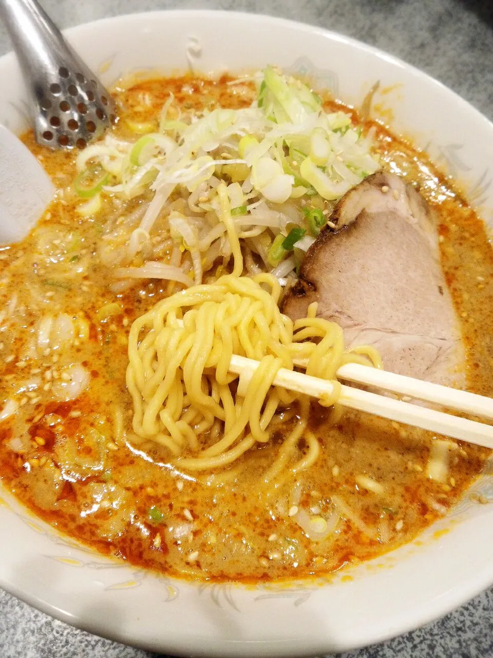 ラーメン屋さんの担々麺♪|マカロンさん