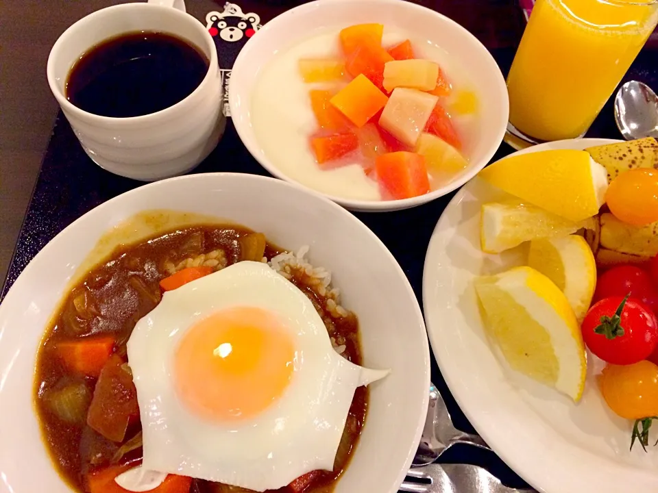 ホテルの朝食バイキングで野菜カレー|大阪カレー部長さん