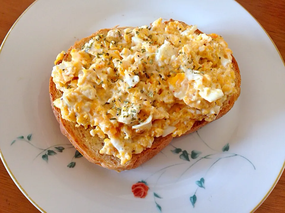 Egg on bread|natasharavindranさん